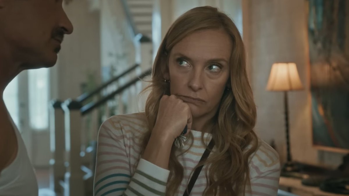 T0NICOLLETTE's tweet image. Toni Collette from ‘The Estate’ Official Trailer 🎬🎥