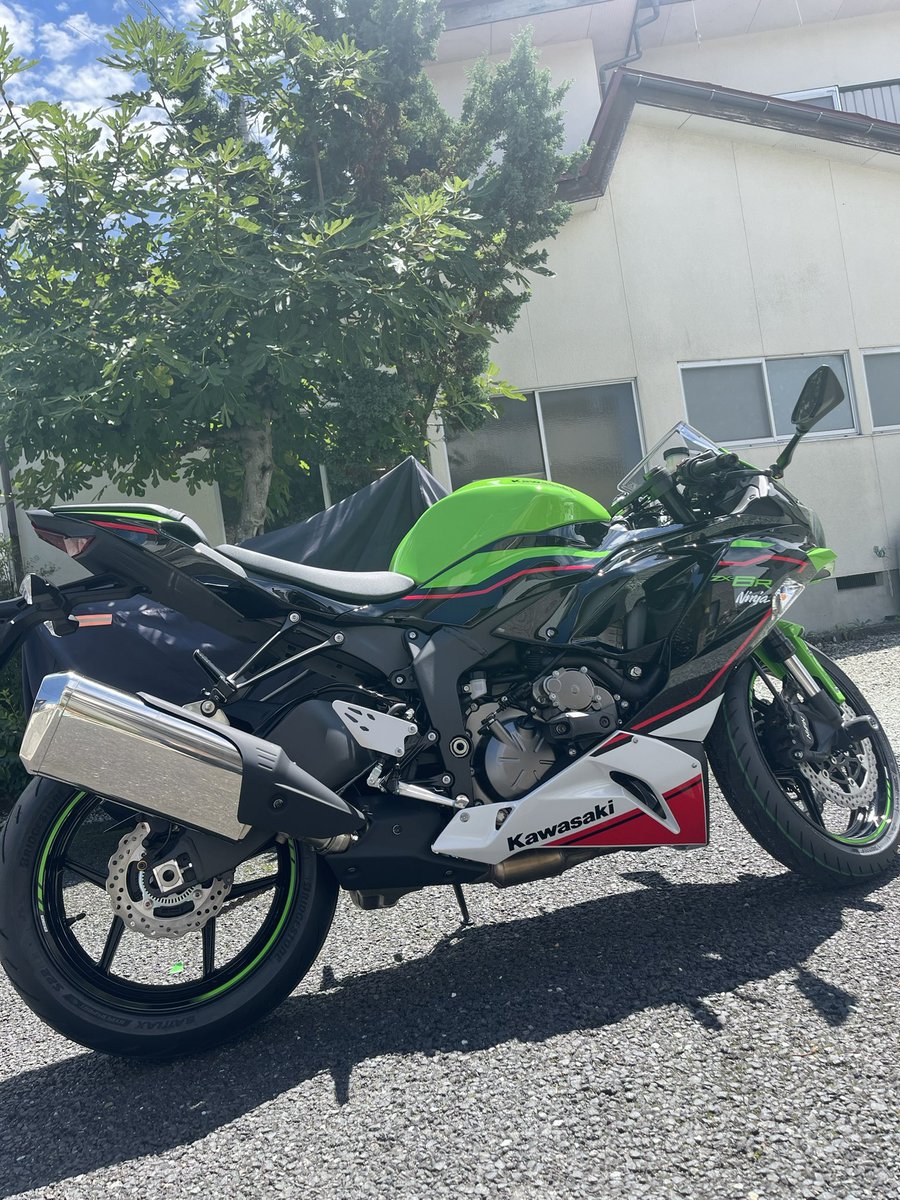 18irohasPad's tweet photo. マフラー交換した
次はフェンダーレスを変えよう

#ZX6R https://t.co/lphu3MbLNY