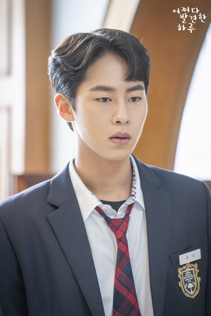 Clarab3L4's tweet photo. @smileyhoper ALL the roles he does #LeeJaeWook surprises in the performance and acting in #dodosolsollalasol is a perfect actor he plays piano in duet and alone with MUCH TALENT. He is one of the best actors of his generation.
#MemoryAllambra
#wwwsearch
#Extraordinaryyou
#AlchemyOfSouls https://t.co/C25UbLqIkw