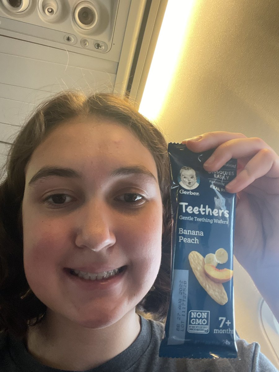 Don’t mind me eating my baby food from the babyvend in the airport… wisdom teeth rings