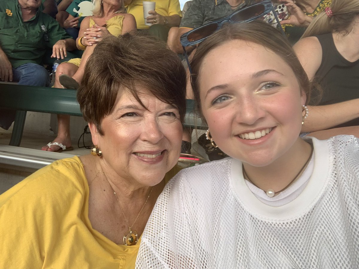 mandymolo's tweet photo. #SICEMBEARS #sicem https://t.co/f6kRdYgffq