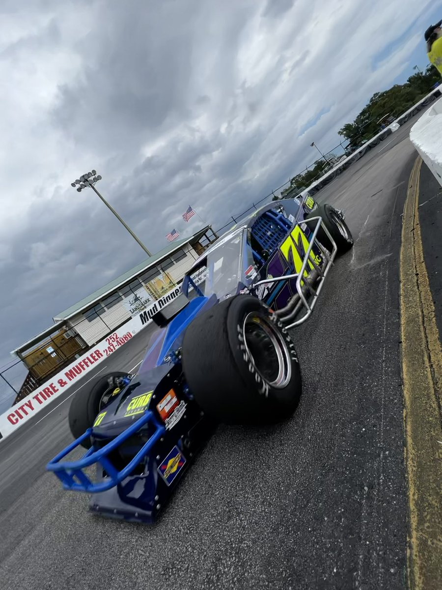 MatthewDillner's tweet photo. Electric atmosphere for the @SMARTMods_ at the beach @carteretcoswy A super unique facility, track. Tons of young race fans. Great crowd! Watch live now on @FloRacing #Clash99 https://t.co/j9xZJUIvjd
