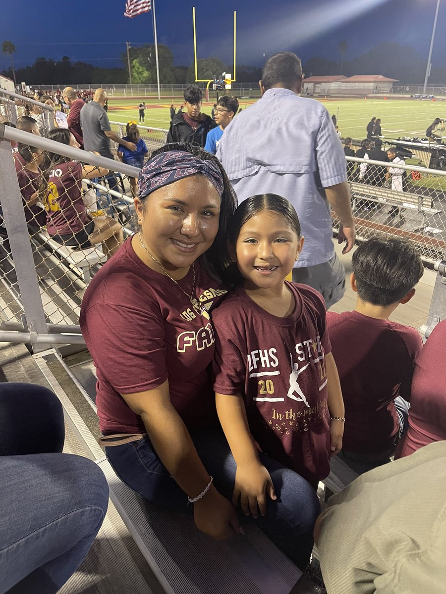 mslesalinas's tweet photo. Thank you @LFHSstars for encouraging our little ones to go out there and perform! Ariana was so excited and although she was super nervous, she did it! &amp; shoutout to @marcieparra for letting me know about this ♥️ #futurestarinthemaking https://t.co/4WnDhy4FXA