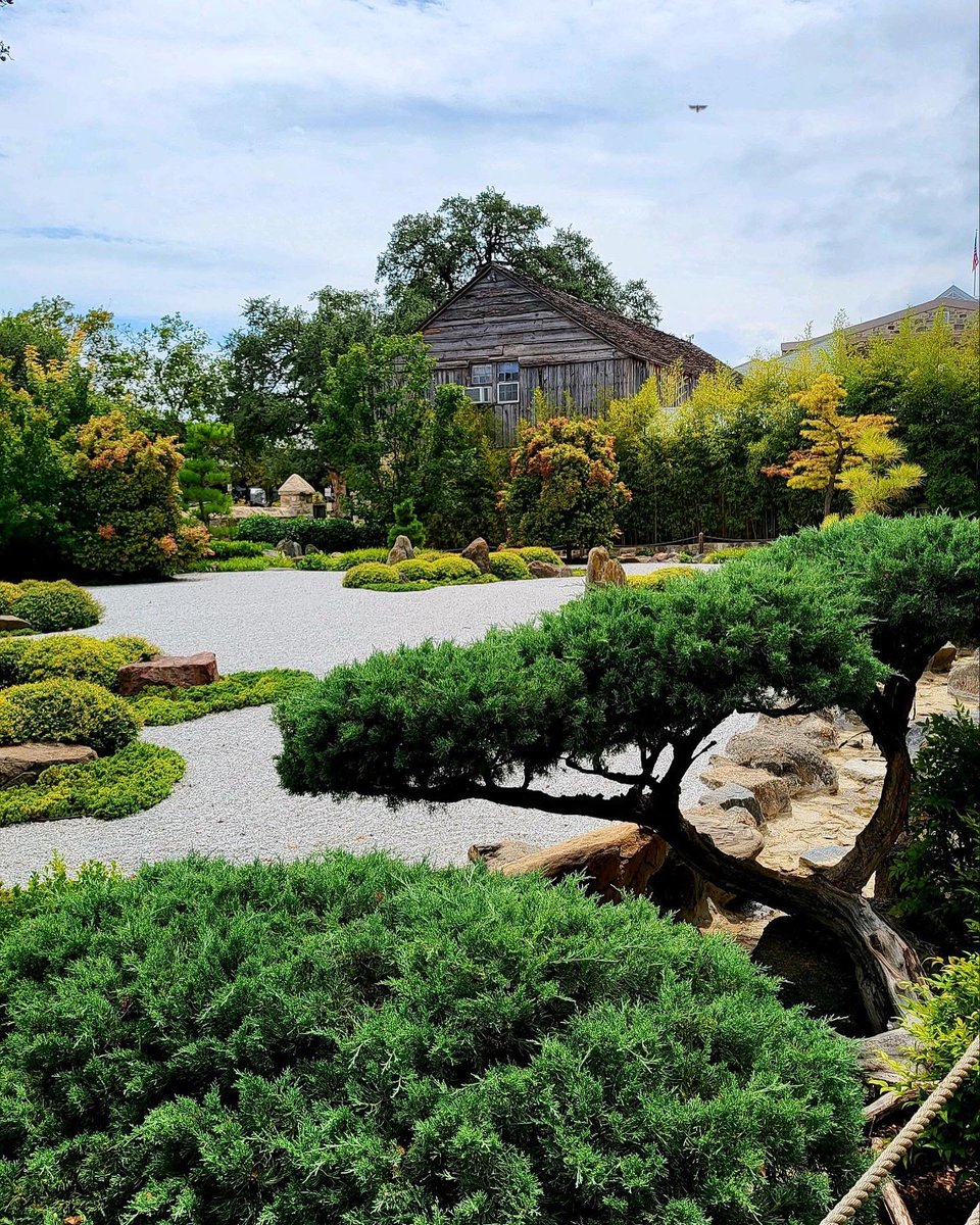 The Hurricane Cadets learned alot about WWII at the pacific war museum and reenactment. Every cadet carried themselves well and represented Sam Houston proudly. 🧡💚 #webelieve #powerinhurricanes #prideoftheeastside