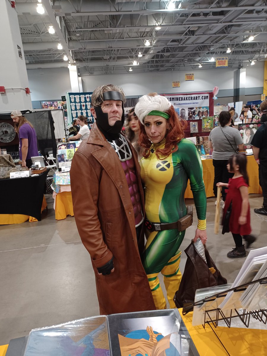 kore6media's tweet photo. Gambit and Rogue @TucsonComicCon https://t.co/67KhtvtArq