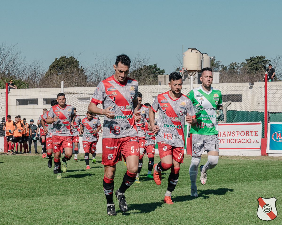 ClubLujan_Ok's tweet photo. ¡PRIMER PARTIDO OFICIAL EN EL ESTADIO 1º DE ABRIL!

Tras la imposición del nombre del estadio, se jugó el Primer Partido Oficial en el 1º de abril, Club Luján Vs. Claypole. 

#ClubLuján 🆑❤️
#ElClubDeTodos https://t.co/kLu4DIXIAn