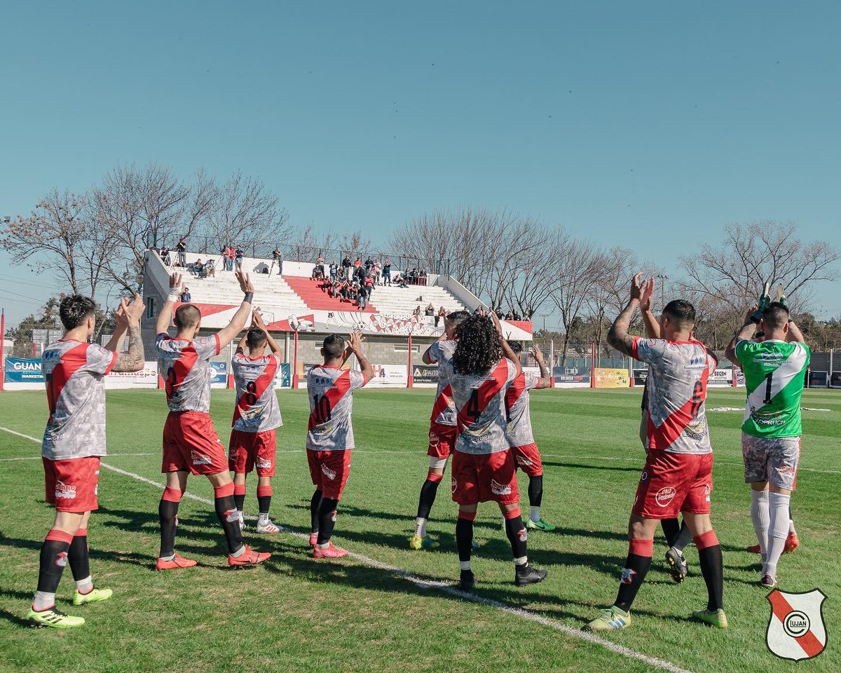 ClubLujan_Ok's tweet photo. ¡PRIMER PARTIDO OFICIAL EN EL ESTADIO 1º DE ABRIL!

Tras la imposición del nombre del estadio, se jugó el Primer Partido Oficial en el 1º de abril, Club Luján Vs. Claypole. 

#ClubLuján 🆑❤️
#ElClubDeTodos https://t.co/kLu4DIXIAn