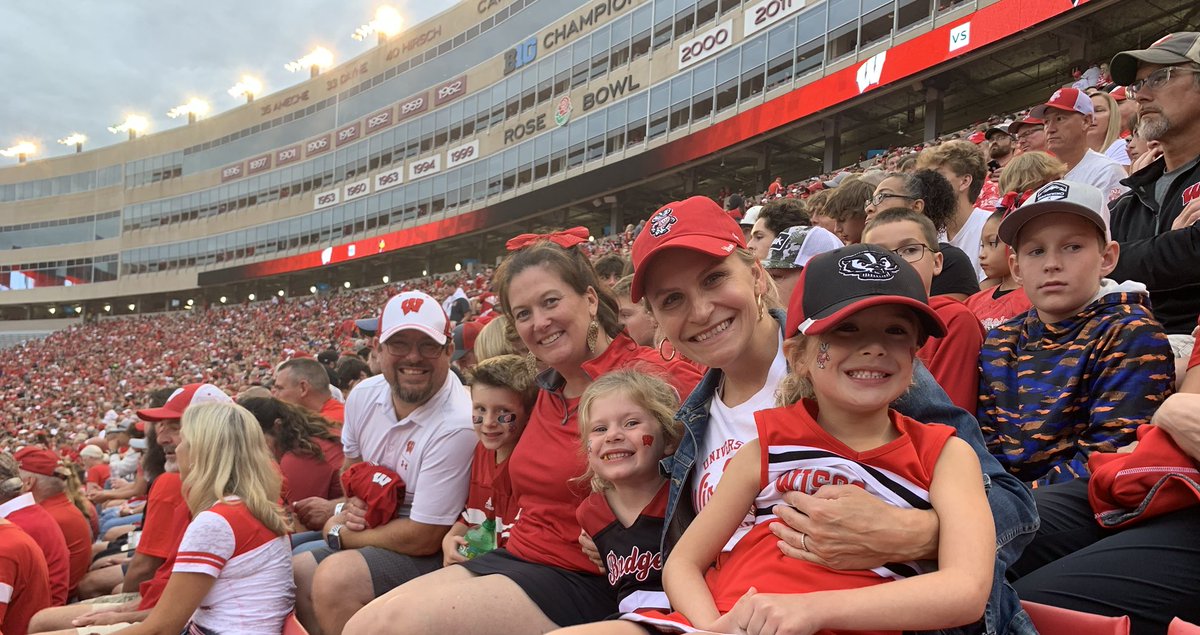 tgabriel33's tweet photo. #OnWisconsin https://t.co/TBFdzeUoCX