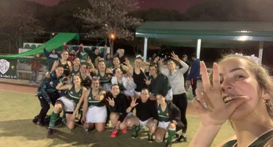 ferrocarriloest's tweet photo. #HockeyFemenino 🏑 Resultados 7° Fecha
Segunda "B", Rueda Campeonato
Zona "1": #BelgranoDaySchool 0 vs. #Ferro 2 (Luciana Badaracco y Ludmila Di Marco) (📸)
Zona "2": #Ferro "B" 0 vs. #SAGLZ 4 https://t.co/RBe35PwpTL