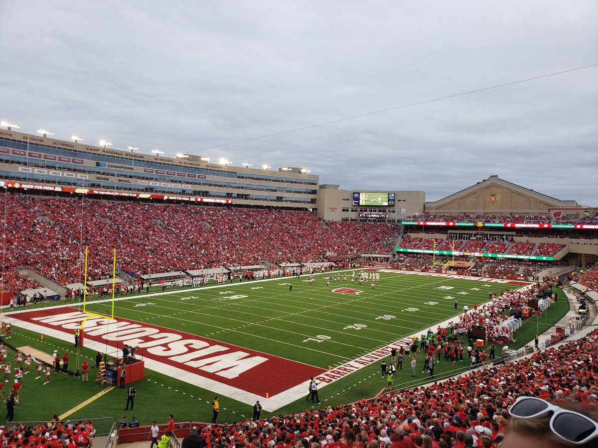 SimonBreunig23's tweet photo. First Badger game for @BreunigBailey so exciting! #onwisconsin #badgers #UWMadison #babysfirstgame https://t.co/mqouYyp8pp