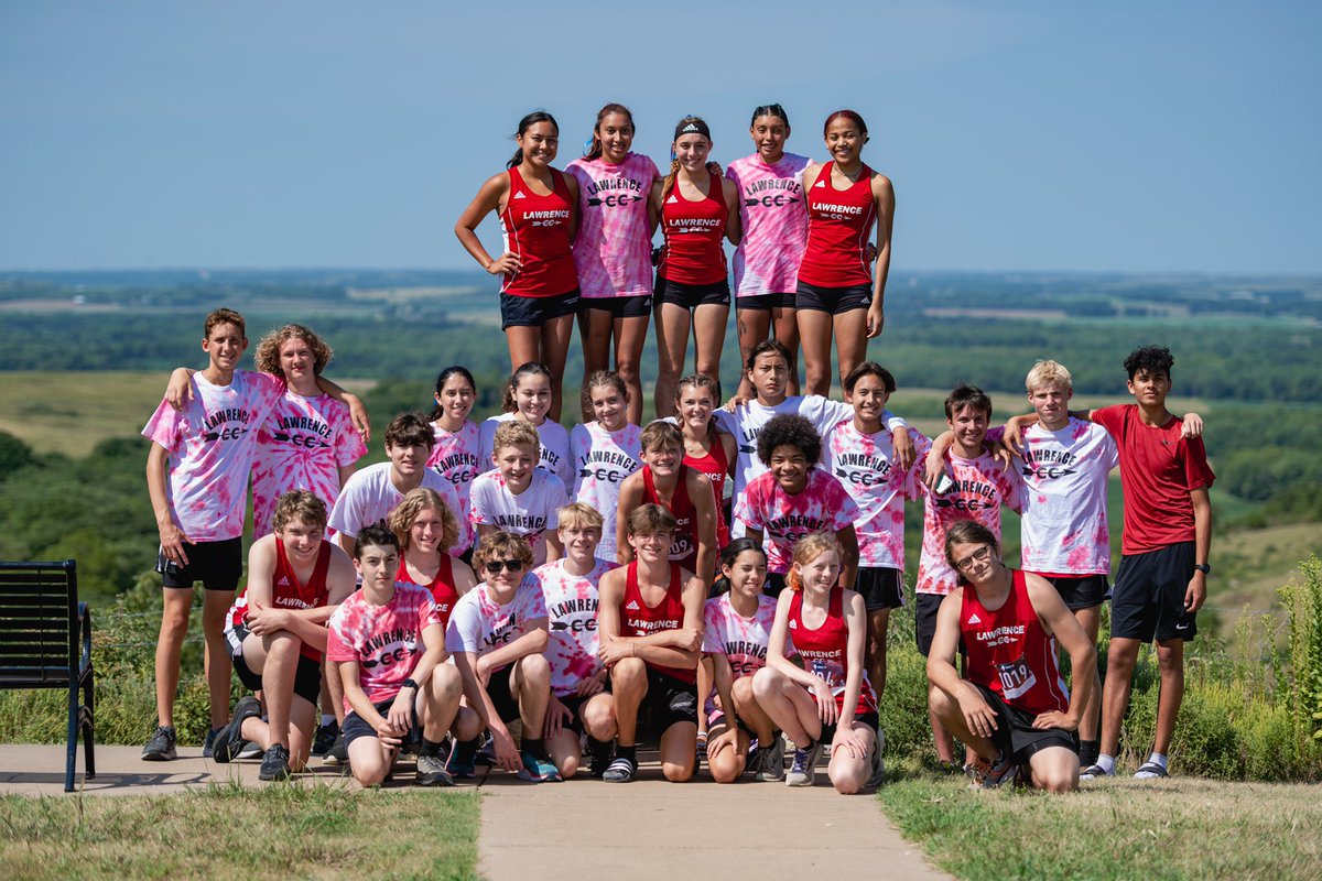 LawrenceHighCC's tweet photo. Here they are in all their glory! Phenomenal first meet for everyone. Tough competition as usual at Manhattan. Some surprises, some things to improve upon but these kids are motivated! 

VG: 🥇
VB: 7th
JVG: 6th
JVB: 6th
CB: 7th 

On to Emporia!
#liontrained #chestypride https://t.co/DLQUElR9Ze