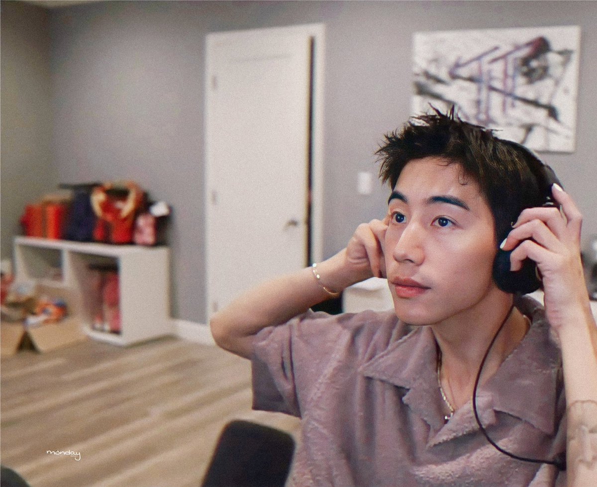 0409SAT's tweet photo. น้อนมันม่วง💜🤏🏻

#theotherside #faraway  
#MarkTuan #마크 #段宜恩 #GOT7 @marktuan https://t.co/SlyXZHxPl9