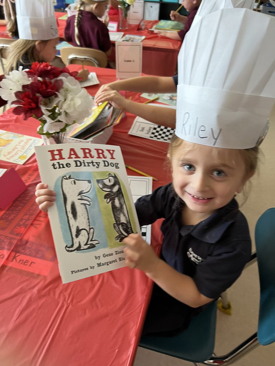 LacyDavis123's tweet photo. Book Tasting Cafe in Kindergarten! Students loved “tasting” the books we will be reading this year and learning about print concepts and genres! Thank you @CindylouLape for making our Cafe so adorable! #readingisfun #ilovemyjob #Bookworms https://t.co/rIHUc1X817