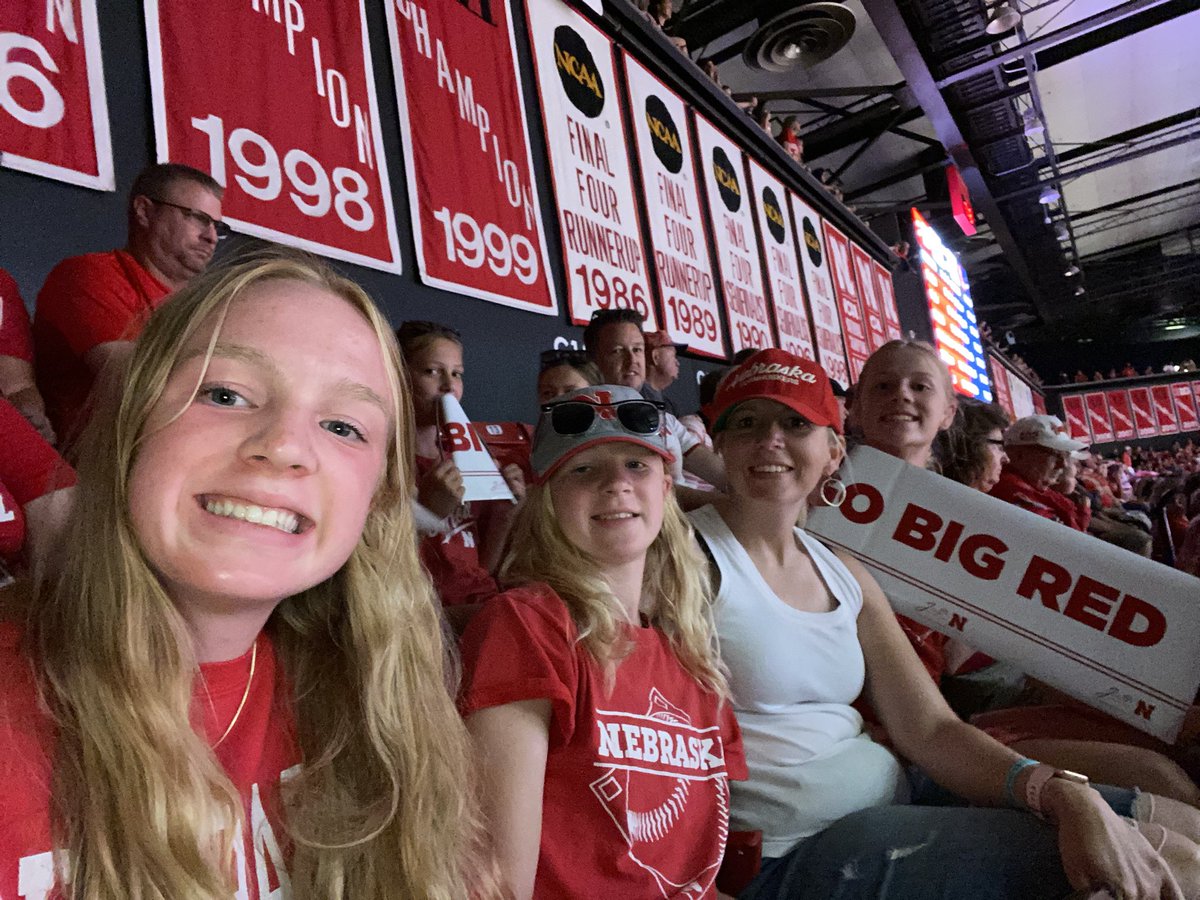 Kristi_Decker's tweet photo. #Huskers https://t.co/2otFDOiJ36