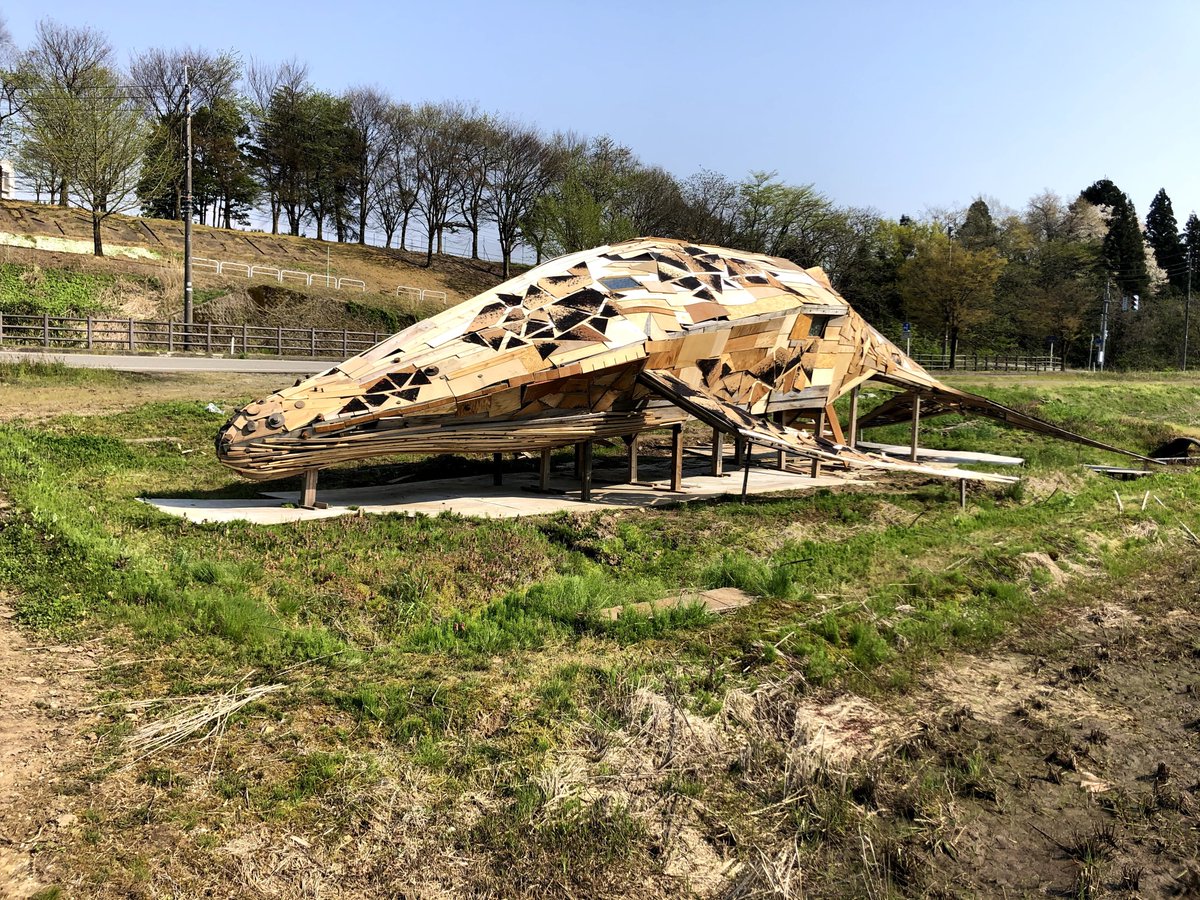 1logZv's tweet photo. 大地の芸術祭2022 M079「廃材水族館」を制作した加治聖哉さんの過去の作品が素敵です。
栃尾の座頭鯨(ザトウクジラ) 2020.04 
https://t.co/v0HMgUV02Z https://t.co/VZr9vgtvA1