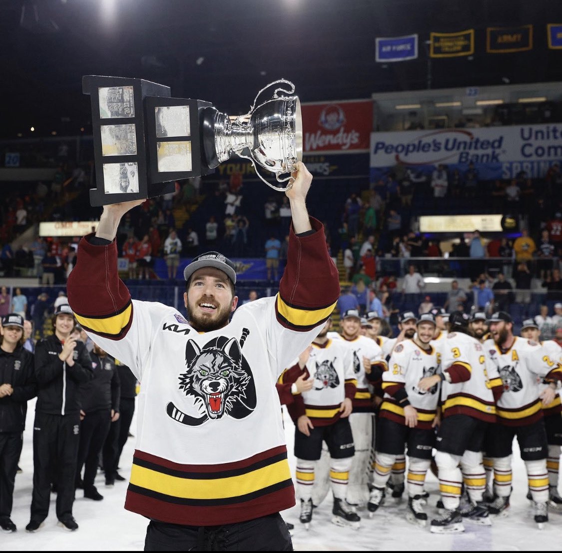 Des Moines Buccaneers tweet media