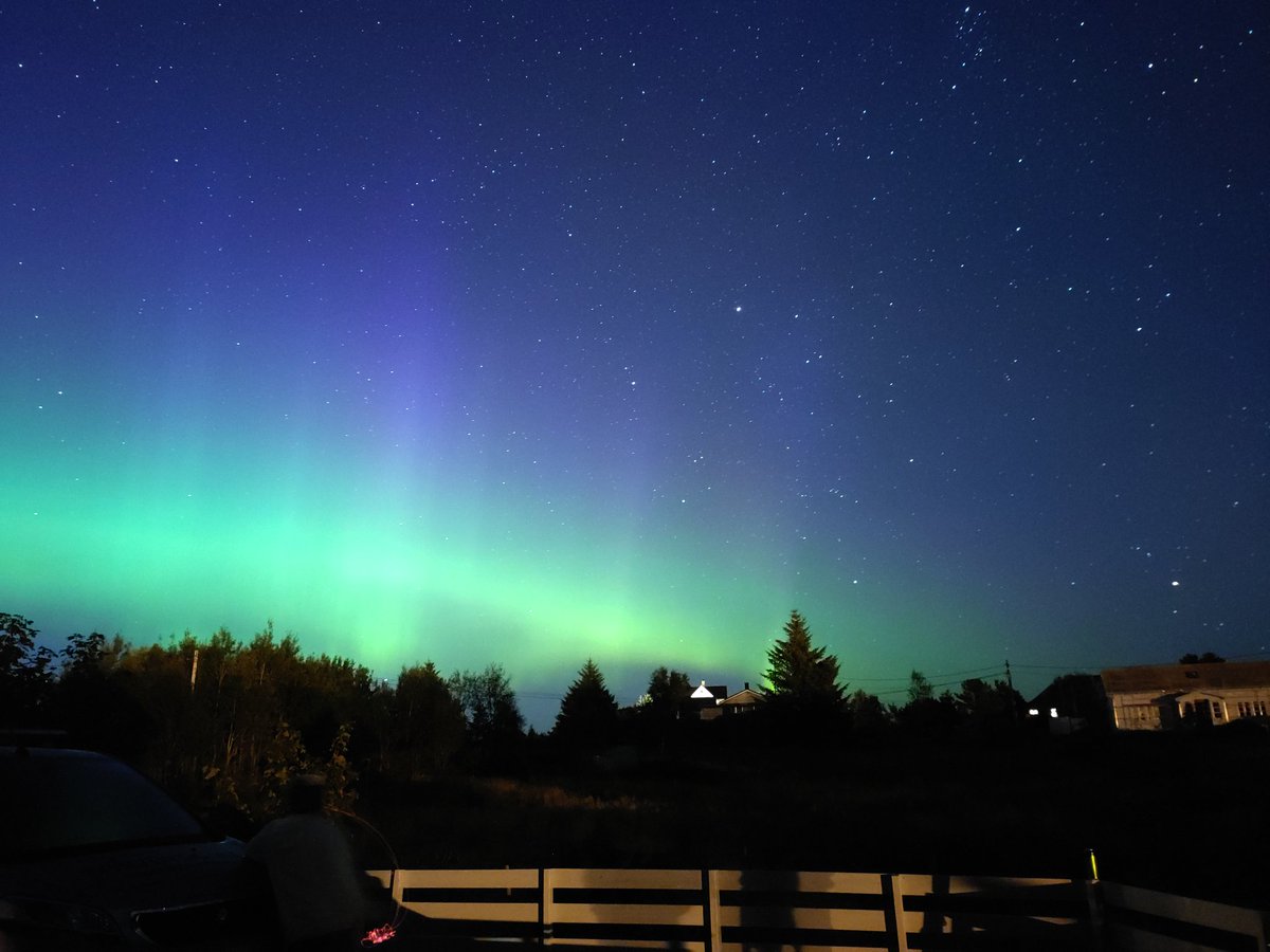 Wikrex's tweet photo. The best day of my whole life... #AuroraBorealis #northernlights https://t.co/h49Mjmto5R