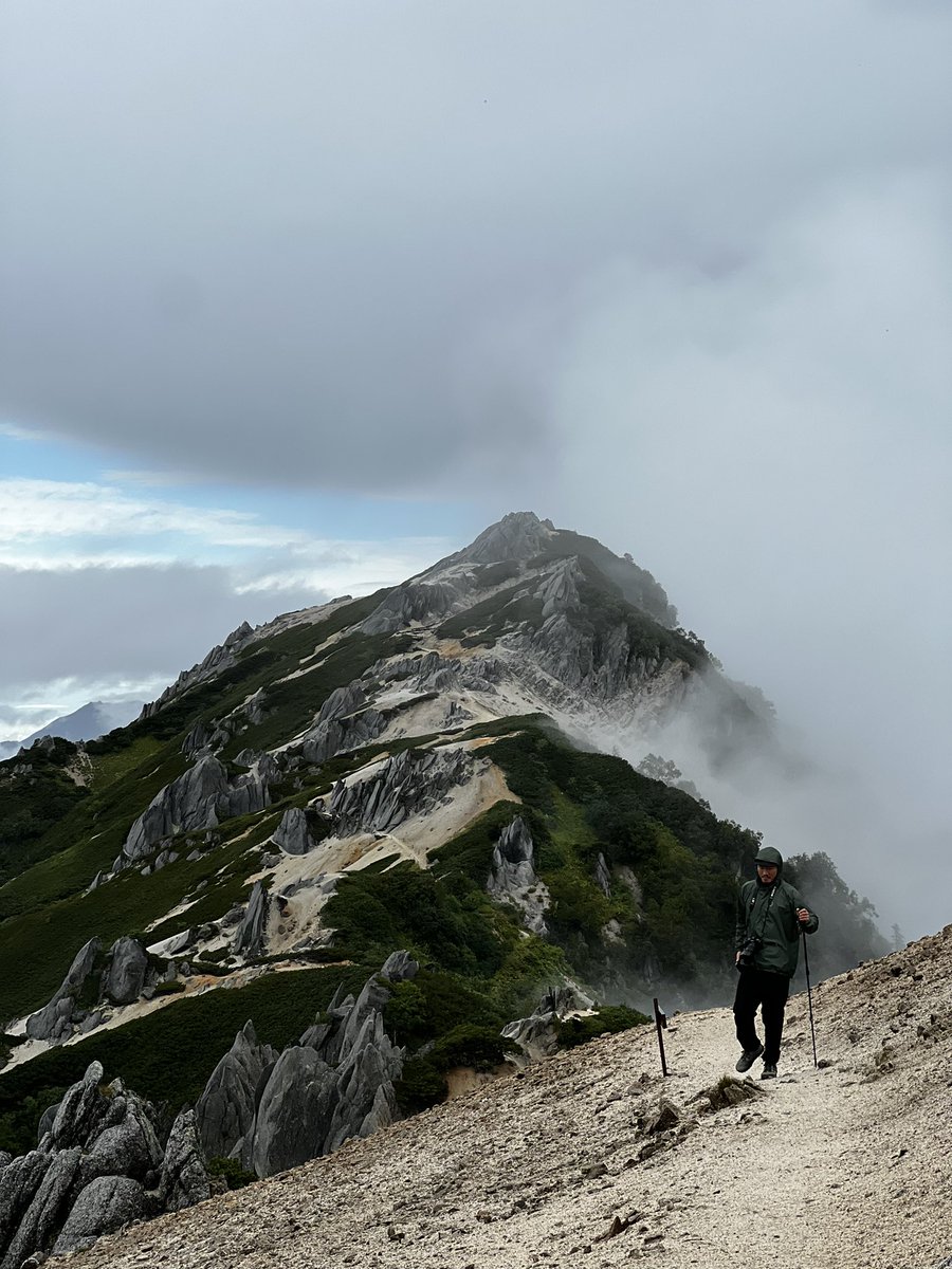 kujiran69's tweet photo. 最高の燕岳登山でした⛰✨
アクシデントがありつつも、
仲間のサポートのおかげで素敵な時間を過ごさせていただきました😊
@maaaaodesu 
ありがとう〜😊 https://t.co/buGnhEmoie