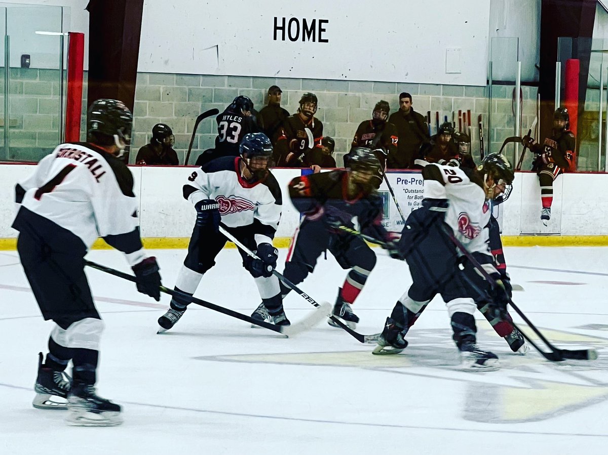 16’s are battling at #EAKLaborDay

2-2 tie vs Thunderbirds
4-2 loss to Pal Islanders
4-1 win over Seacoast Performance Academy