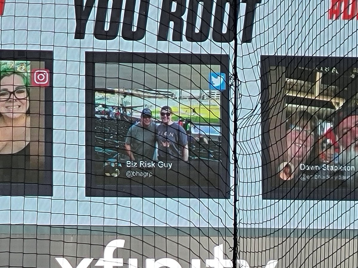 bhagrp's tweet photo. #detroitroots it worked! Got on Jumbotron https://t.co/K2XNIYtaU7
