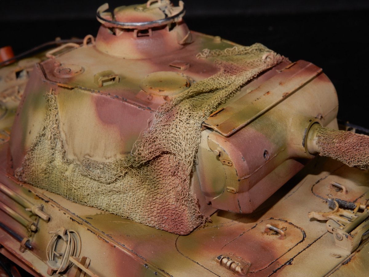 Yoshi84525254's tweet image. 【PantherG 進捗10】
今回チッピングと錆を先に入れてます😊
使用したのは、いつものリキッテクスのアクリル絵の具
略徹夜作業になっちゃいました・・・ちょっと寝ます😴💤
#タミヤ　#パンター　#PantherG #戦車模型