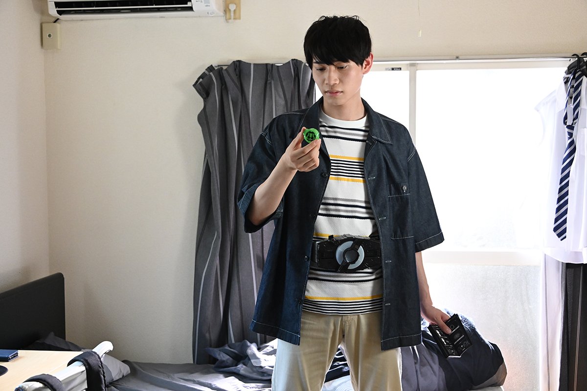 TokuRed's tweet photo. Kamen Rider Geats Episode 2 pics part 2

#仮面ライダーギーツ
#ダーパン #dapaan #リバイス
#仮面ライダータイクーン #tycoon
#バッファ #buffa #ツムリ
#仮面ライダーメリー #mary
#ナーゴ na-go
#ギンペン #ginpen #revice
#ドンブラザーズ #donbrothers https://t.co/2ownXkjhJl