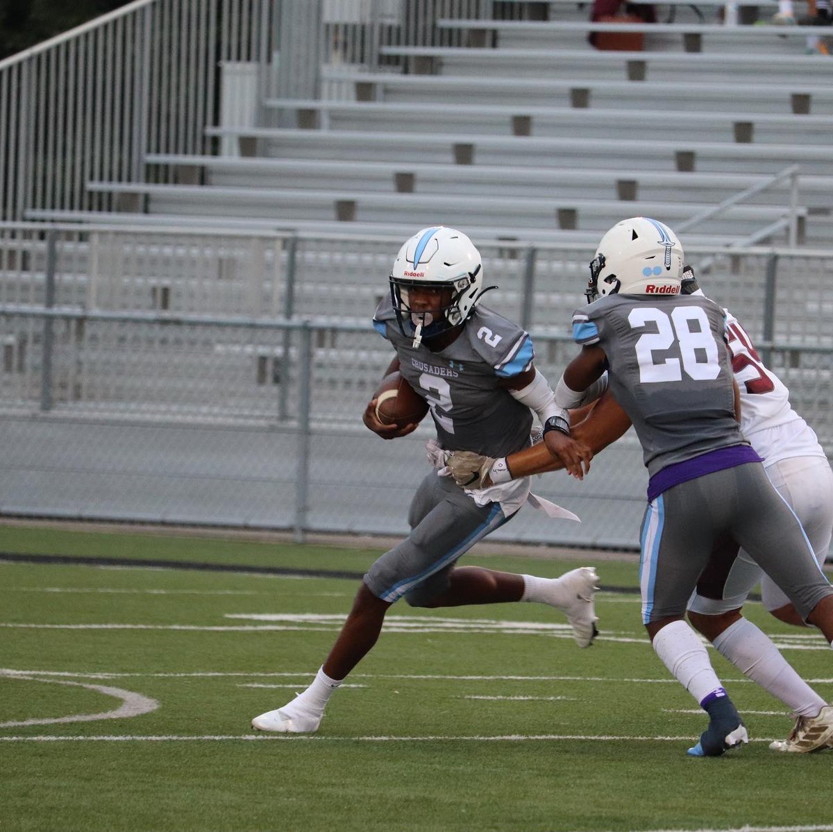 PFNBackyard's tweet photo. All out War at Dormont. 16-14 at the half. 
@GCCHSFootball @CrusadersFball @PaFootballNews https://t.co/g93nUqGDW3