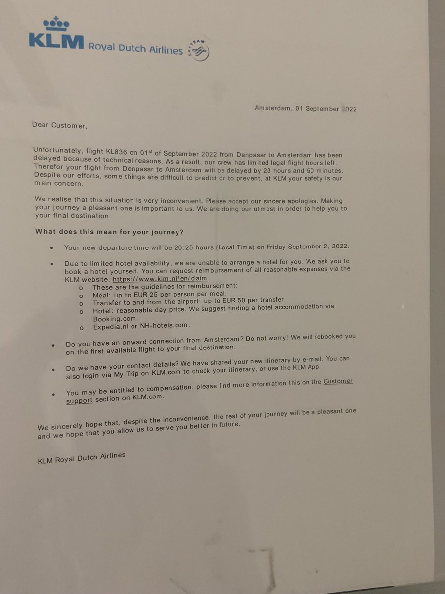 tethroad's tweet photo. Scandale chez @KLM @AirFranceFR La compagnie après avoir débarqué/annulé 400 passagers à Bali les laisse sans nouvelles pendant une semaine et proposent à certains de rentrer 2 semaines après et à d’autres de payer leur retour! Aidez-nous à rentrer @lemondefr il faut en parler https://t.co/zcNBGifJTn