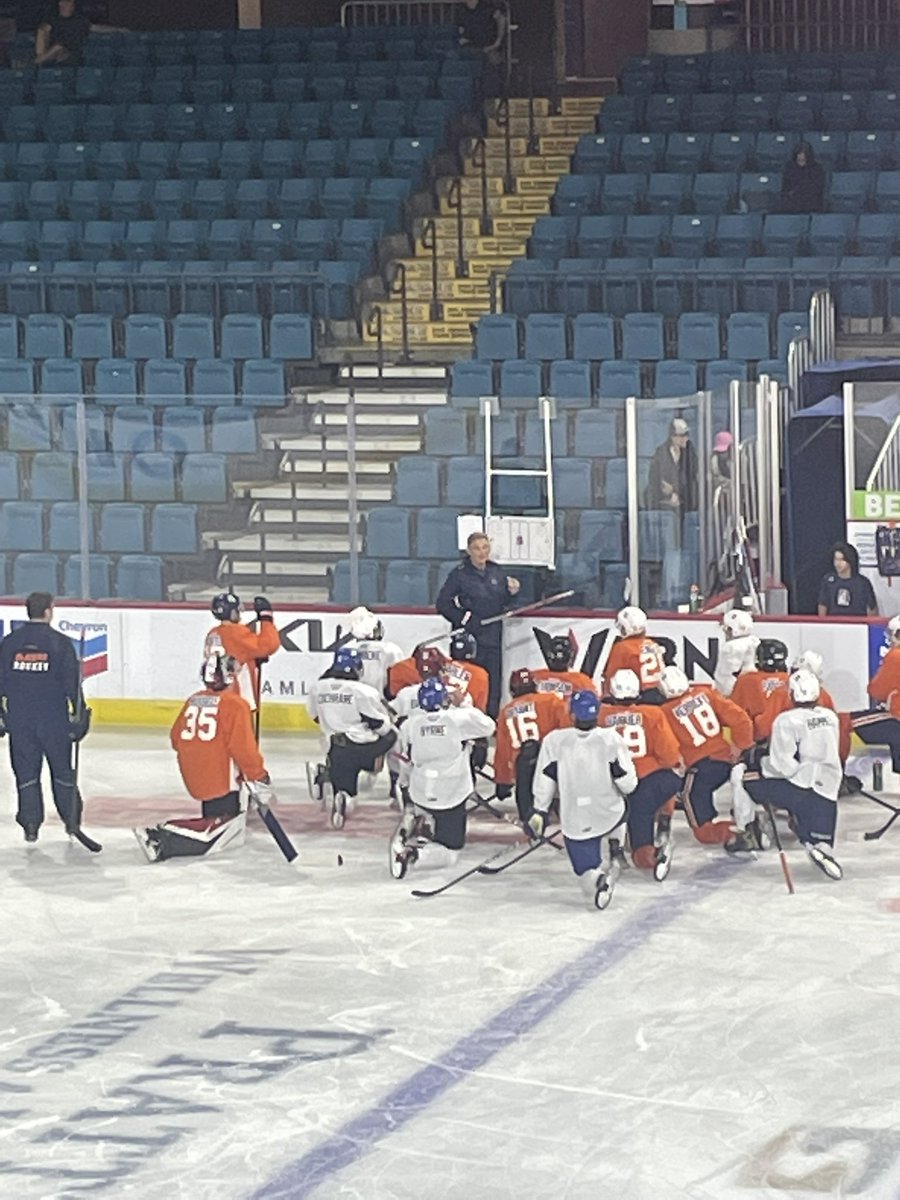 darbyhockey1979's tweet photo. Outstanding experience for Chase so far in Kamloops. Practice with legend Don Hay and some very competitive hockey. #firstclassorganization @blazerhockey https://t.co/Tsx4AziXG6