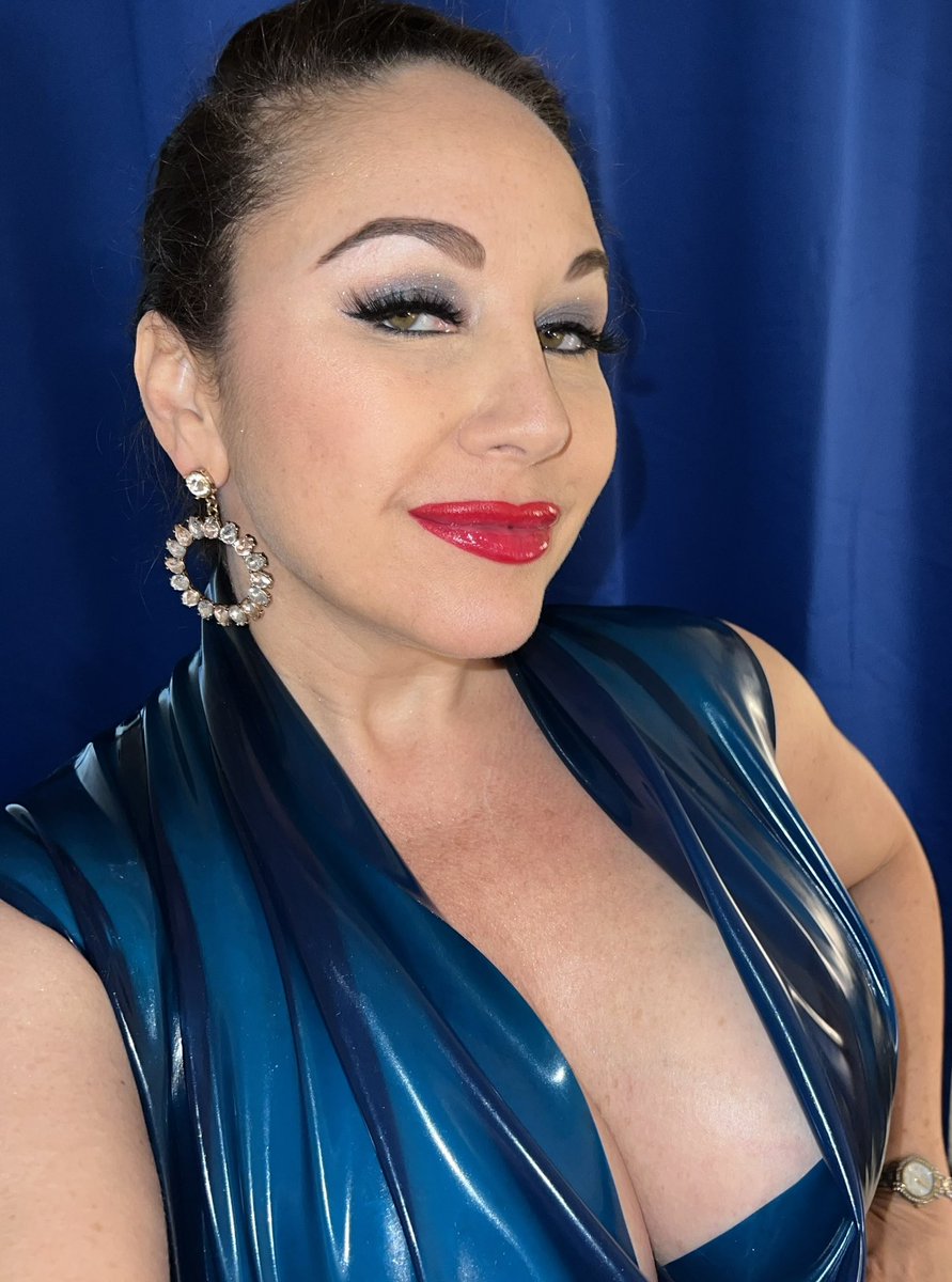 MsJewellMarceau's tweet photo. Ms. Marceau! All made up &amp; polished this holiday wknd making your #customvideo fantasies cum true n transparent latex blue! Workin hard directing, running camera &amp; performing w/slaves all on her own! ABSOLUTELY: #NOFILTER #ultimateprofessional #BDSMveteran #FetishIcon #BDSMLegend https://t.co/phx95WaLDl