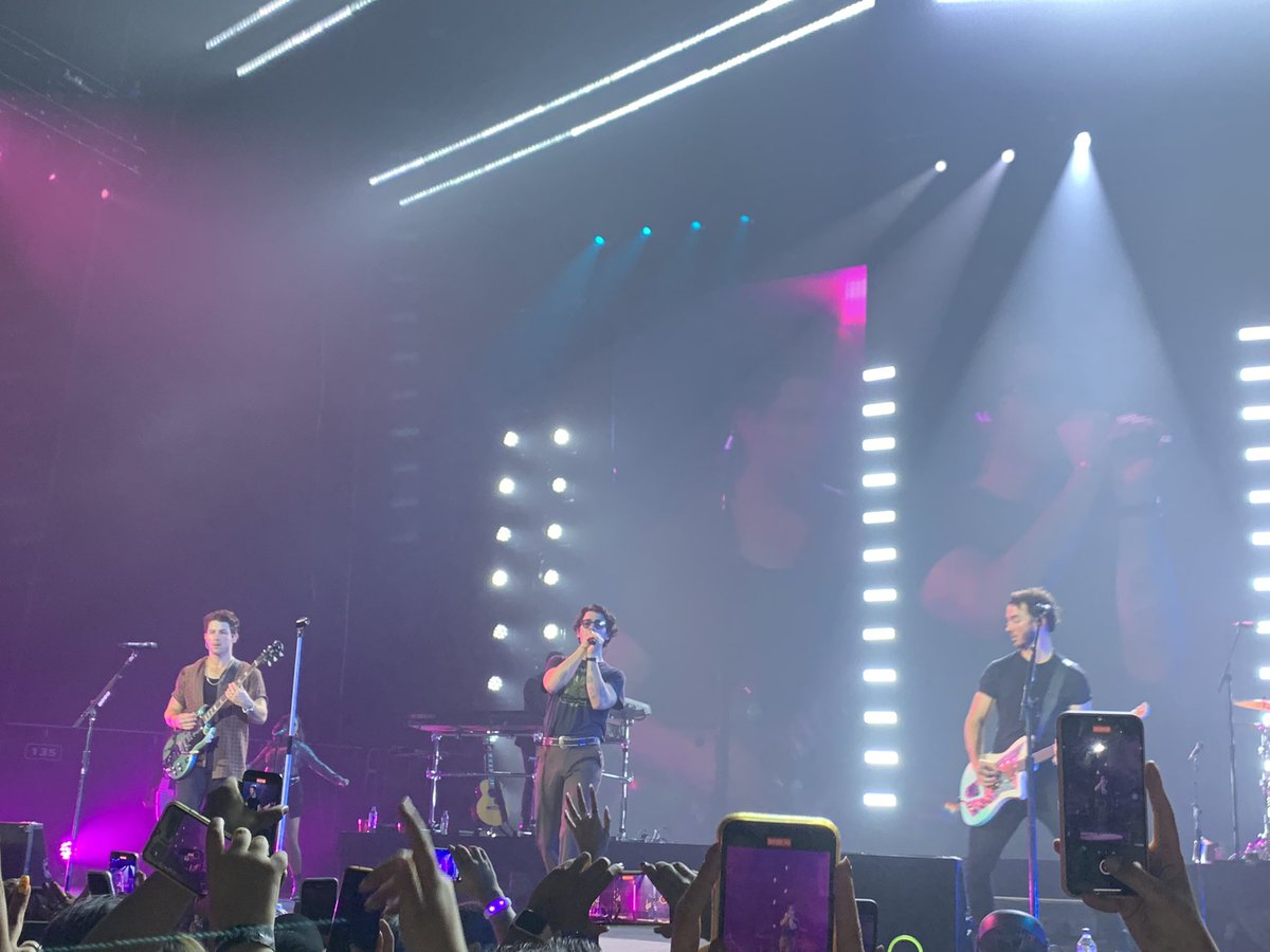 eli_zabethQ's tweet photo. #RememberThisTourMEXICO
1 sept / 2 sept ❤️❤️❤️❤️ https://t.co/yaT5PbdoNz
