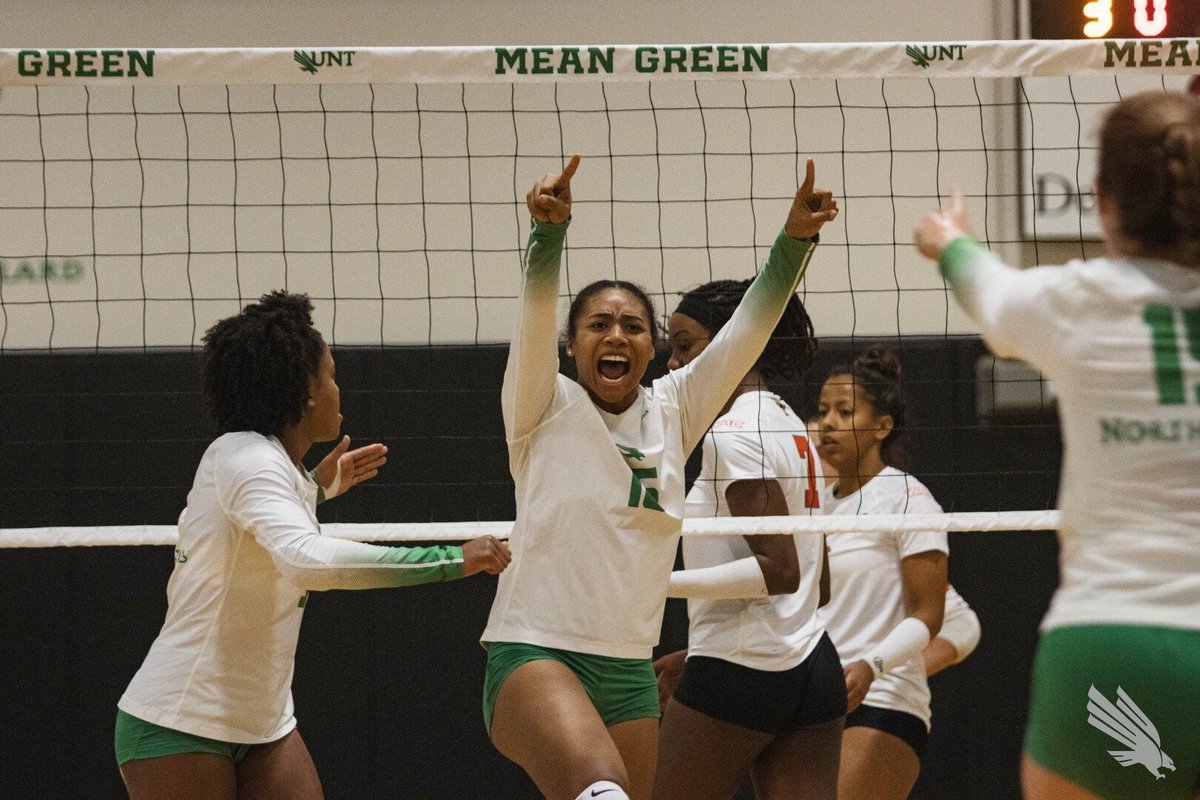 Truli and Taylor slam the door with a block to finish the second set for UNT 25-17! Winning 2-0 headed to the third set.