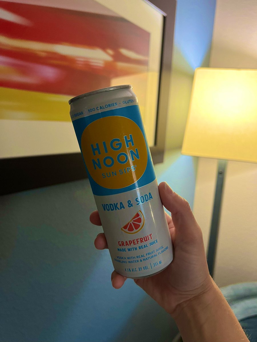 K05__'s tweet photo. Hotels and High Noons! We need these in 🇨🇦 ! @highnoonsunsips https://t.co/th4N7GkgPs