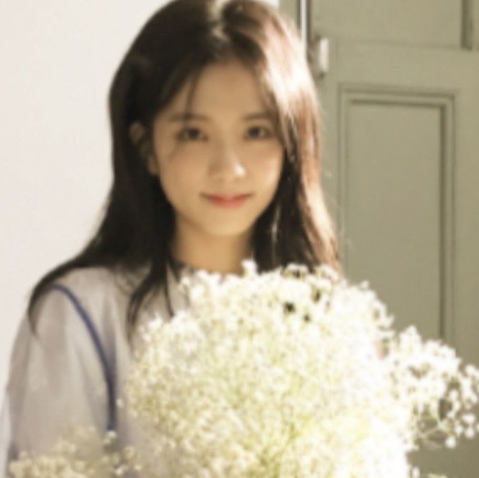 yaaristudies's tweet photo. [ day 2 of looking for bestiez ] 

hi im elie !! new to #studytwt #studytwtph 

꒰ about elie ꒱ 
•she/her, 13 
•jhs, grade 8, ste student
•loves taylor swift, kpop, 00 movies, and a certified mirrorball girlie.

rtwts are truly appreciated !! 💗 https://t.co/MzKFzhrXsH