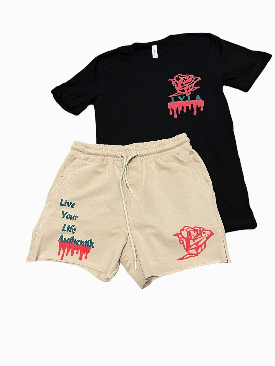 CallMeTayP's tweet photo. Live your life Authentik 🌹🔥
More colors dropping tomorrow
• $70 https://t.co/B8exqtojn0
