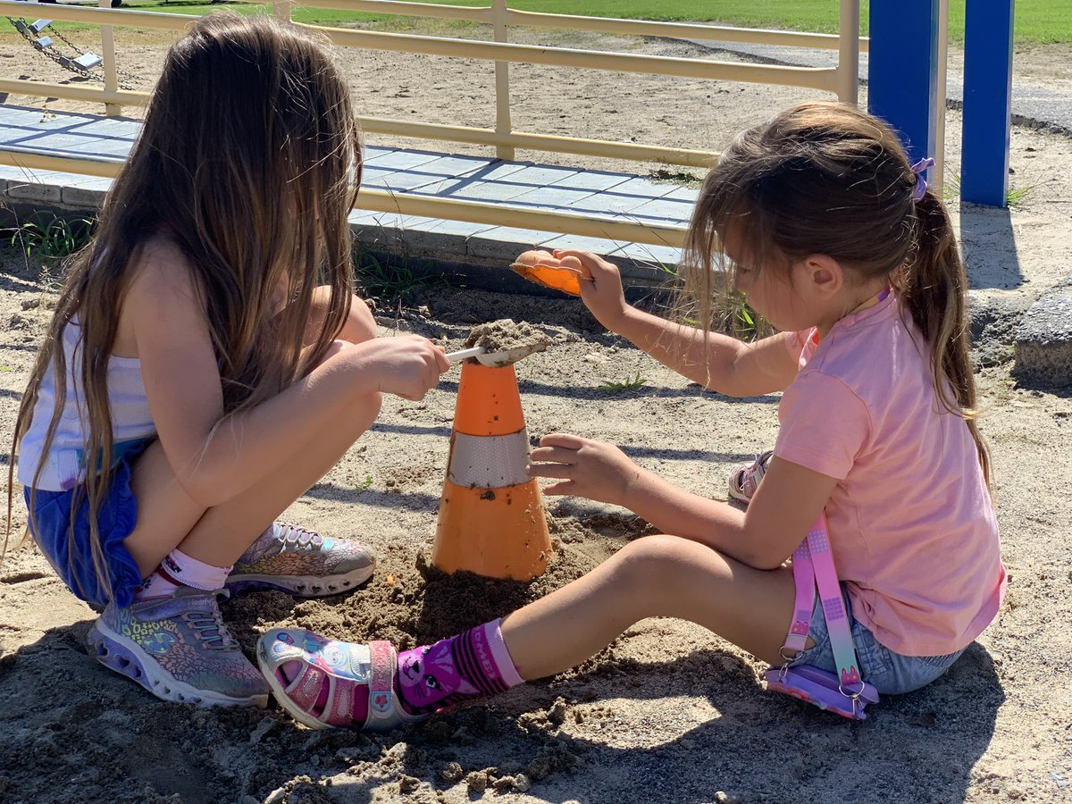 erika_wozniak's tweet photo. B and E were so excited to start school they wanted to go find their lines and check out the playground of course! They also rode their bikes all the way! #littlefalcons @StPhilipOCSB https://t.co/ch2UcOCTeG