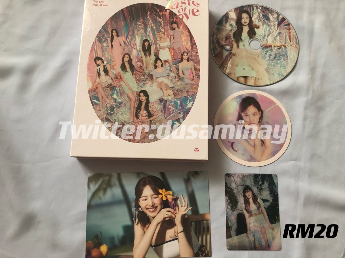 dusaminay's tweet photo. WTS TWICE ALBUM 
Accept TNG OR BANK IN Only
❌NO SHOPEE PAY
Serious buyers 🫶🏻
Help rt please thank you💗
@twicesquareMY @pasartwice #pasarTWICE https://t.co/h1SDGJlzhp