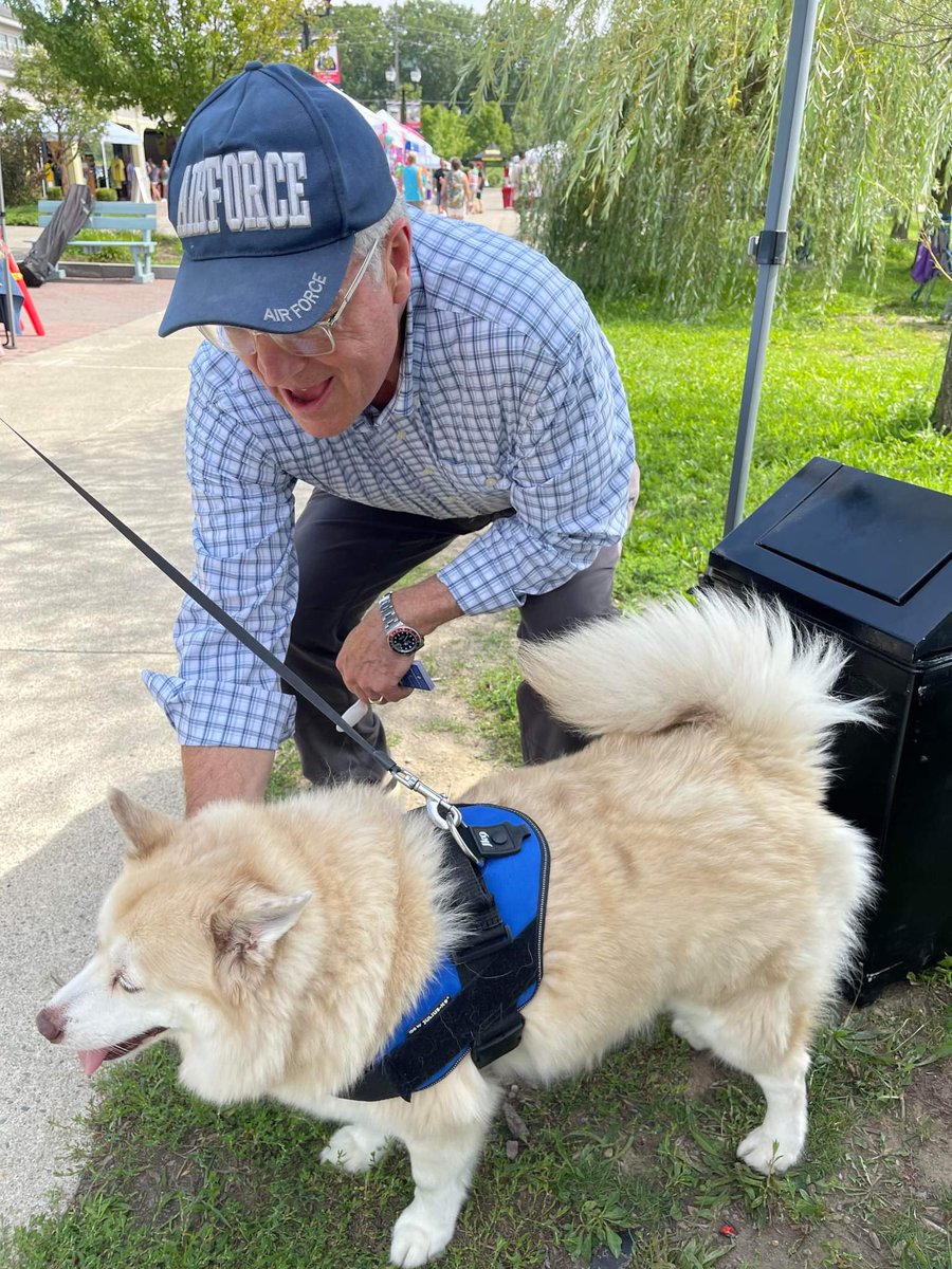 who dares. who is dis imposter. 👀 #NY23 <a href="/DellaPiaForNY23/">Max Della Pia</a> #DogsofTwittter