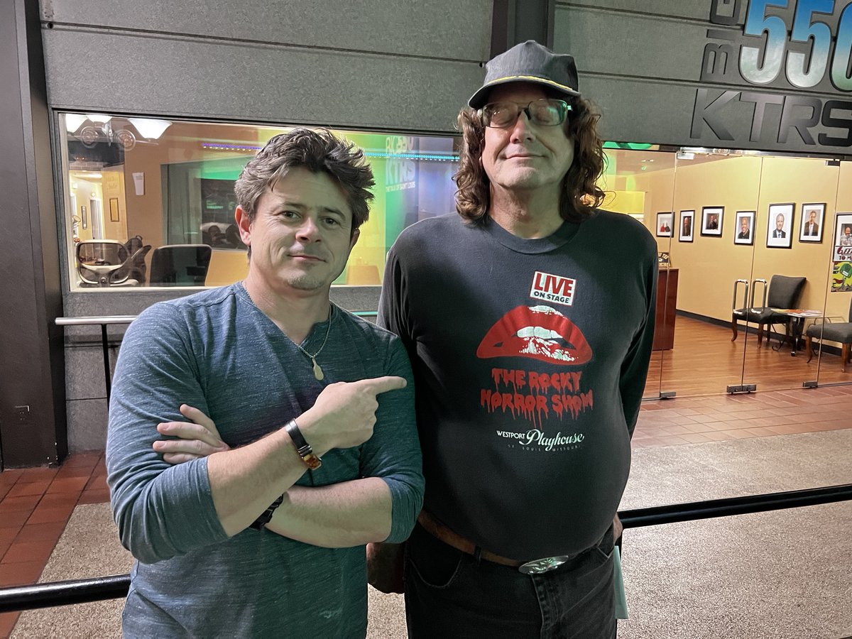 LennyMink's tweet photo. Check out our playhouse friend Ross Bell wearing an OG Rocky Horror shirt from 1985?!?!

Tickets are sold out already! See you at the show 

#￼￼Nrl398 #rockyhorror #WestportPlayhouse￼ https://t.co/4AYRxmUNOa
