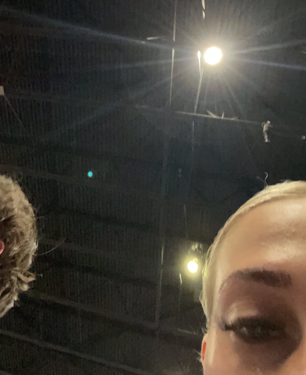 maddielarson123's tweet photo. im here, wya @Imaginedragons https://t.co/conZCIYrVG