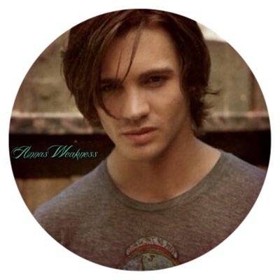 AnnasWeakness's tweet photo. #NewProfilePic https://t.co/hZJMertKiS