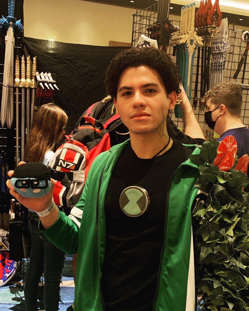 DefensorArtz's tweet photo. I had quite a Dango VTuber adventure at @FanboyExpo Orlando. We didnโt see any cosplayers on the first day, but the second day was more LUCKY! And I met quite a load of them! ๐
#fanboyexpoorlando #fanboyexpo #cosplayers #vtuber #vtuberadventures https://t.co/fNG24jHPC5