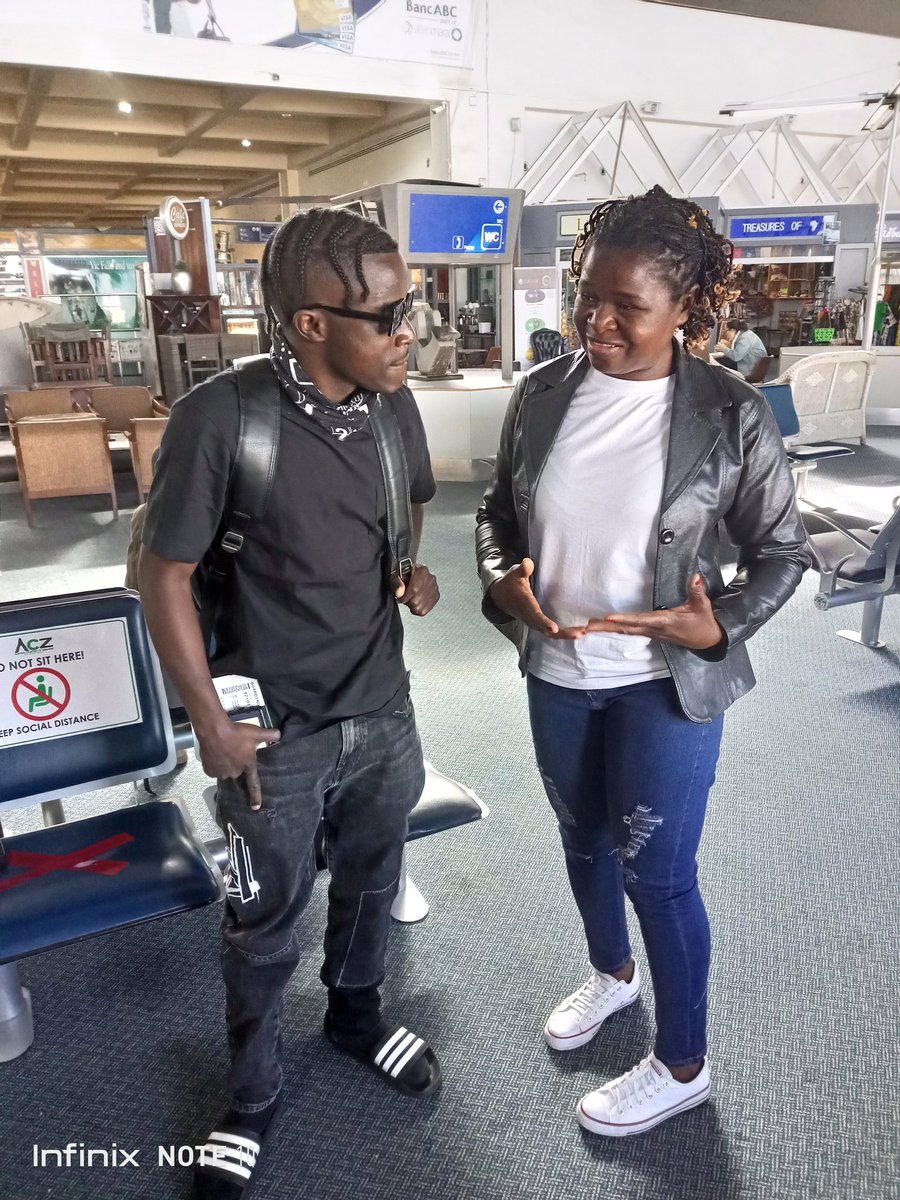 Sinikiwe222's tweet photo. I met @abxnuttyo today & we had a chat about being good role models, for our kids as they emulate & LEARN from their influence as public figures.
This young man is humble & Respectful.
#LEARNING #LEARNING #GoodRoleModels https://t.co/pMk7JEnQsd