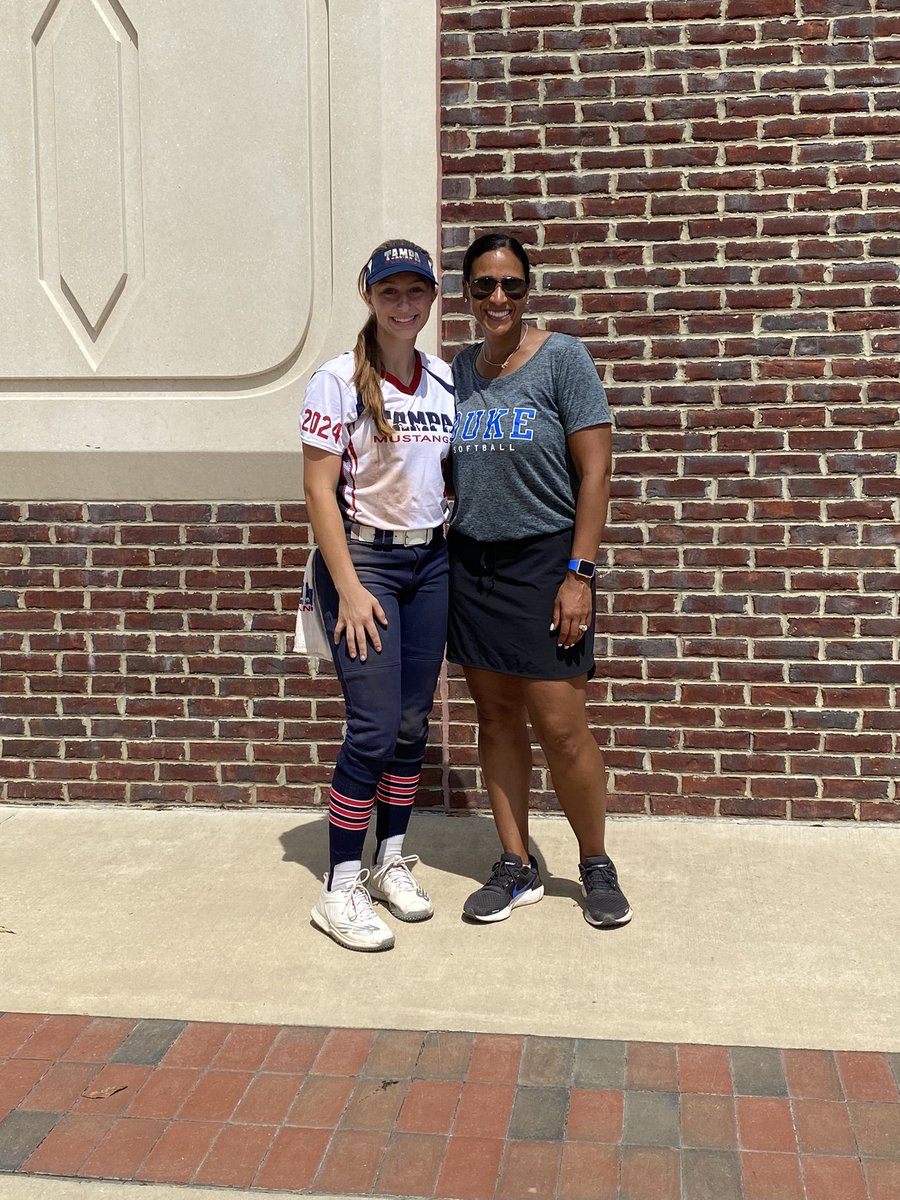 alyssajones2024's tweet photo. Enjoyed another amazing camp in Durham📍 today with @DukeCoachYoung, @oliviaadyan, & @syd_syd2!🤍 Always grateful🤗 for the opportunity to work with & learn from the amazing Duke staff!💪🏼 Can’t wait to be back, and Go Blue Devils!💙😈 #woostangs @MustangsSeymour @graceshaw2024🫶🏼 https://t.co/Oj2nFkEjkC