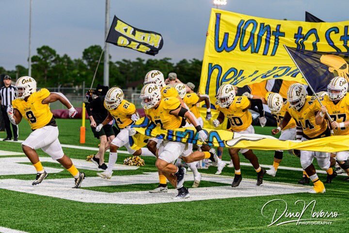 KLEINOAKFB's tweet photo. Views from the sideline from Thursday night. Can’t hit what you can’t catch 🏃🏽💨 https://t.co/o7UqAYR3Lu