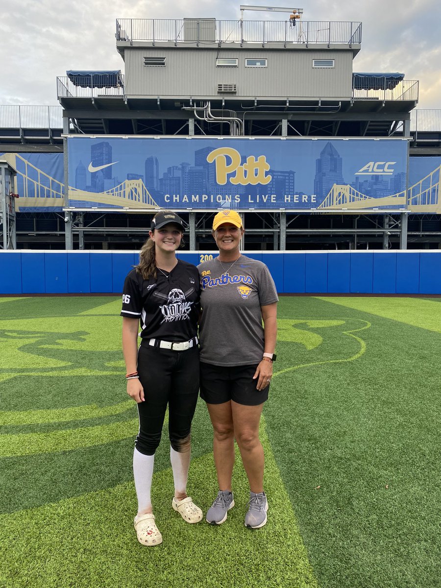 AngelinaEakman's tweet photo. Thank you @CoachHerm for putting together the scrimmages/camp! I had a lot of fun and learned multiple things about college softball. Thank you @Tuta_2525 and @camic_2 for being our coaches. It was a pleasure meeting you all and I hope to see you again soon. #H2P #PittSoftball https://t.co/M4Jf8iAUH5