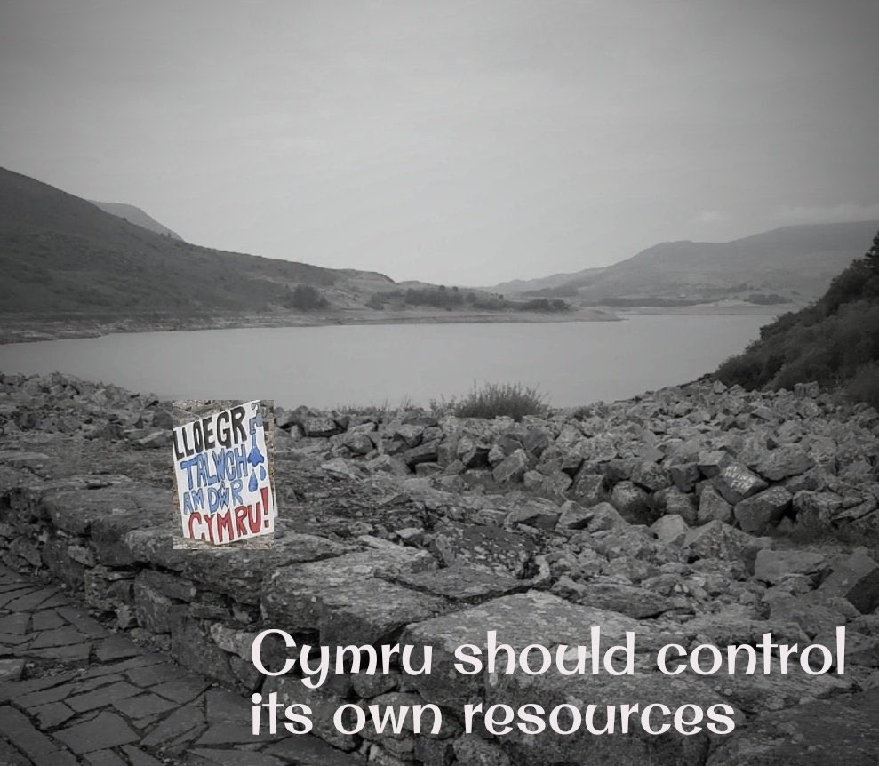 YesTregaron's tweet photo. Diolch i @troutman831 am hyn
Os nad ydych wedi arwyddio’r ddeiseb, fe allwch wneud trwy dilyn y linc isod

Thank you to @troutman831 for this
Sign the petition using the link below

https://t.co/J8MYsJImU7
@YesCymru 
#annibyniaeth
#IndyWales 
🏴󠁧󠁢󠁷󠁬󠁳󠁿🌊 https://t.co/gWD8rgaz37