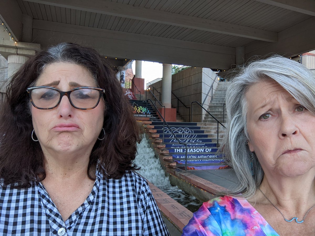 magraphx's tweet photo. .@FODFansofDavid Cass &amp; me standing outside #Tuacahn hoping someone has 2 tickets for sale to see @DavidArchie tonight🙏 #davidarchuleta #Joseph #help #gogogojoseph https://t.co/XHXY5DMQMC