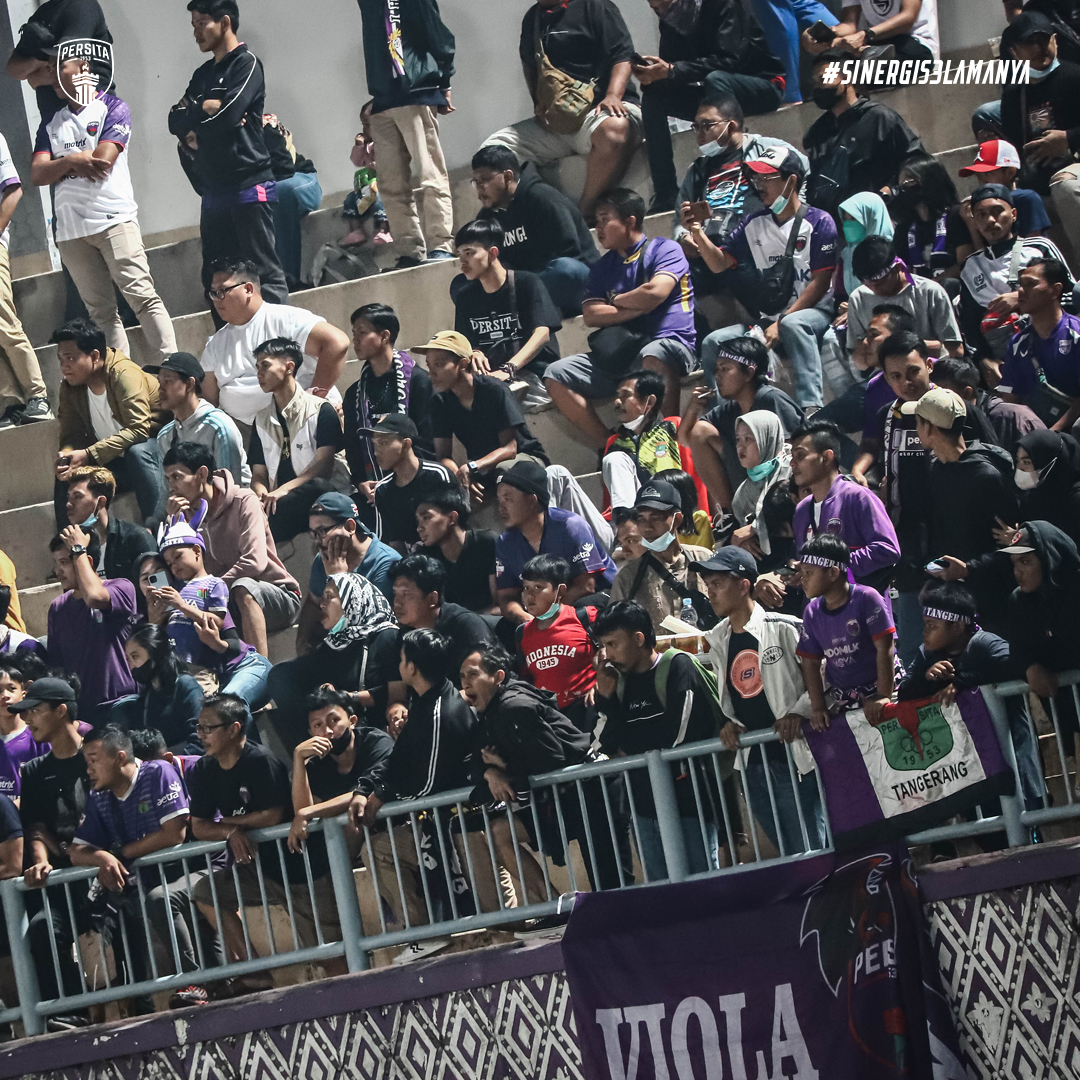 ＦＡＭＩＬＹ 💜🏟

———
RI53 AS ONE. UNITE AS ONE.
———
#SINERGI53LAMANYA #Persita #PersitaTangerang #PersitaAbadi