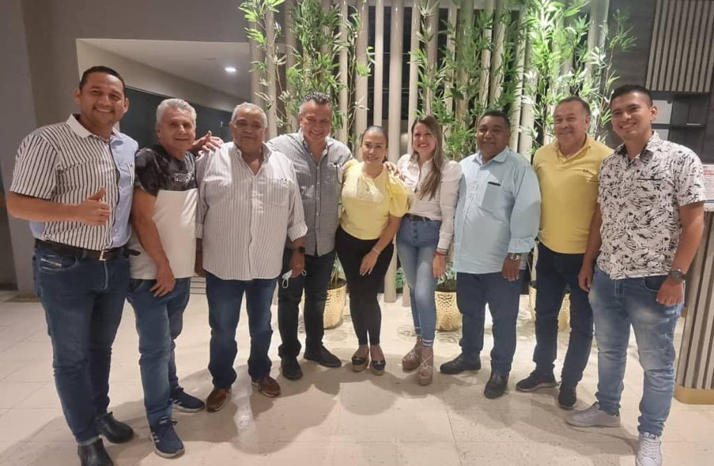 Desde la seccional #Tachira <a href="/cleverlaraad/">Clever Lara C.</a> <a href="/rubenlimas/">Ruben Limas</a> estamos con mi compañera <a href="/laidygomezf/">Laidy Gomez</a> y mi compañero Miguel Reyes sec general Seccional. Seguimos organizando nuestro partido pues organizados y unidos estaremos #CaminandoHaciaEl2024 <a href="/ADTachirense/">Accion Democratica Tachira</a> <a href="/MAELECAD_VE/">MAELECAD</a>